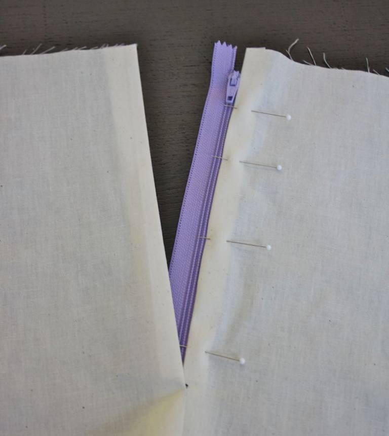 Sewing a Lapped Zipper in a Skirt