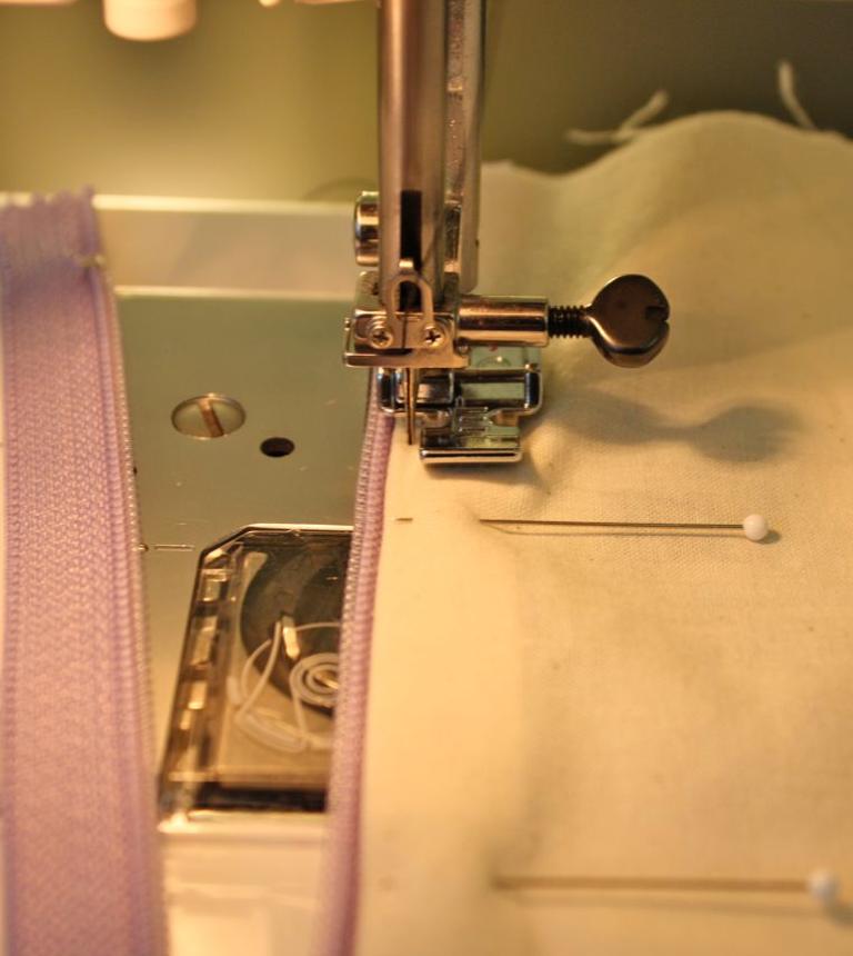 Sewing a Lapped Zipper in a Skirt