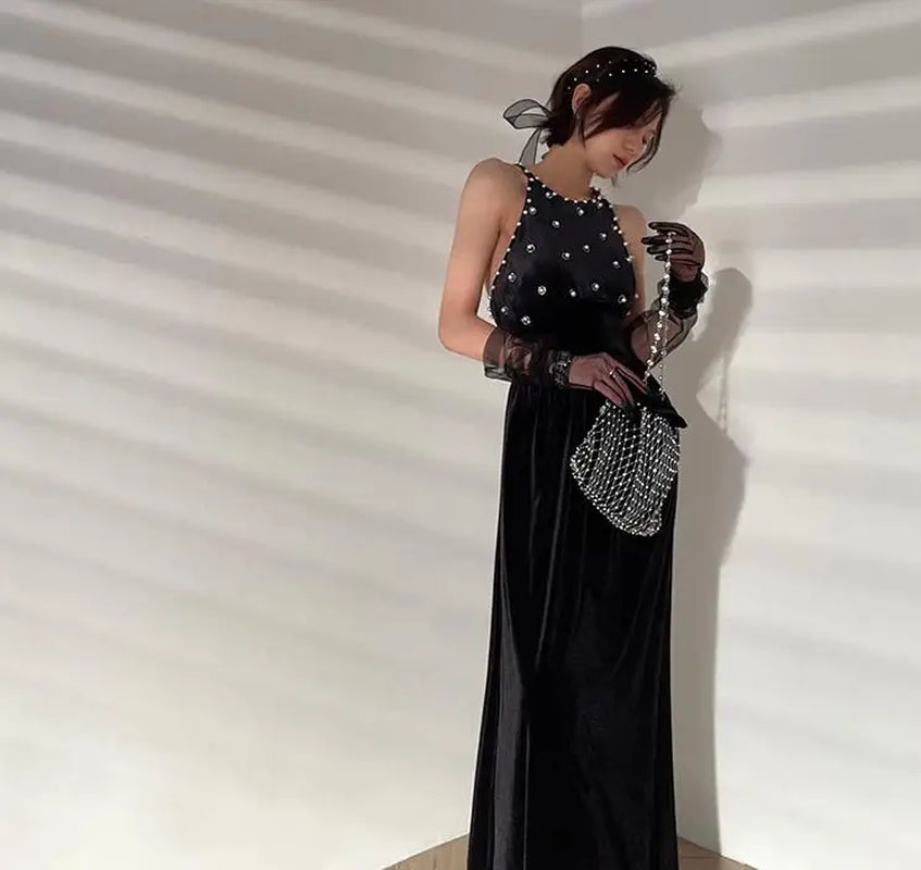 Elegant Velvet Pearl Backless Long Evening Dress - Image 4