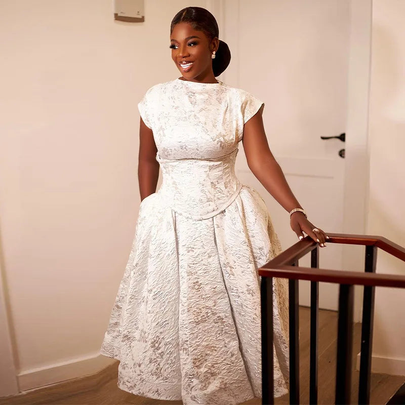 Elegant Mid-Length A-Line Dress with Short Sleeves and Print - Image 3