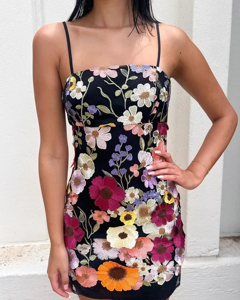 Elegant 3D Flower Mesh Splicing Embroidered Dress