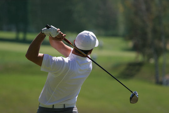 Write a blog about the Tips for a Smooth Golf Swing: Minimizing Tension and Overthinking