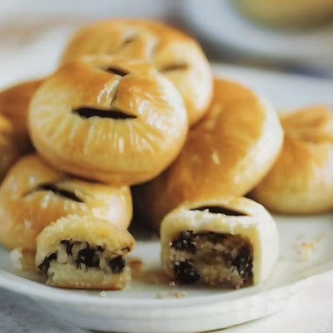 British Bundles Eccles Cake