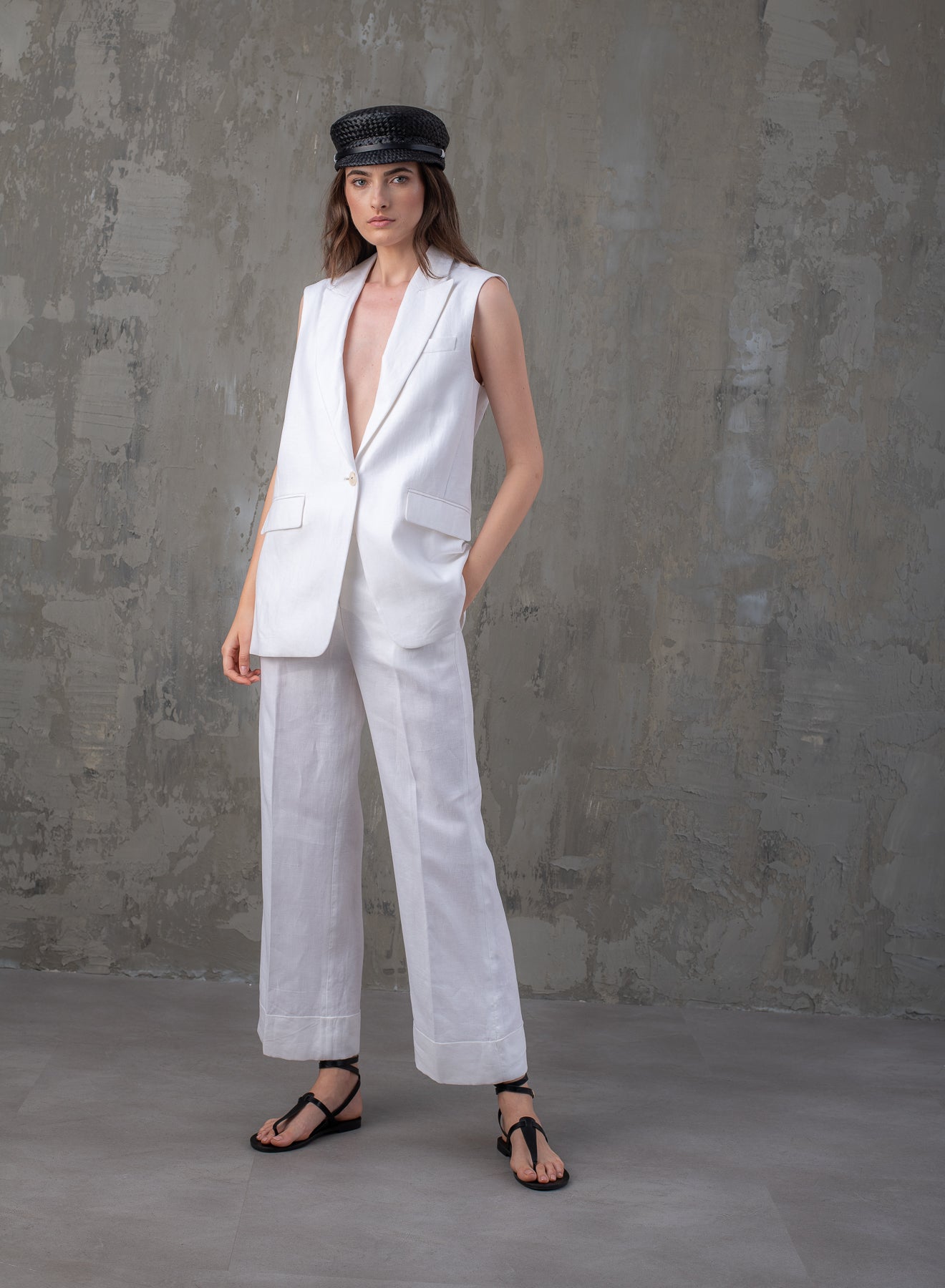 Women's trousers | Turn-up trousers in pure linen - Shade Italy