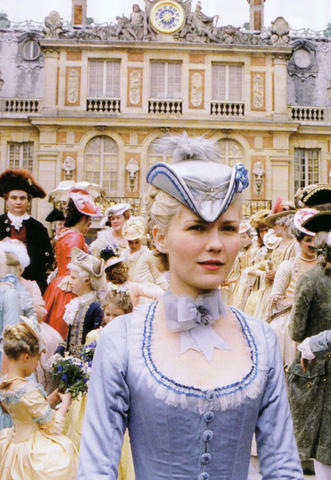 Bows in Fashion Marie Antoinette