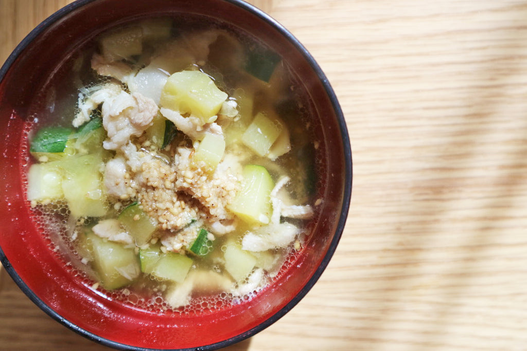 Nutritious zucchini and pork side dish soup
