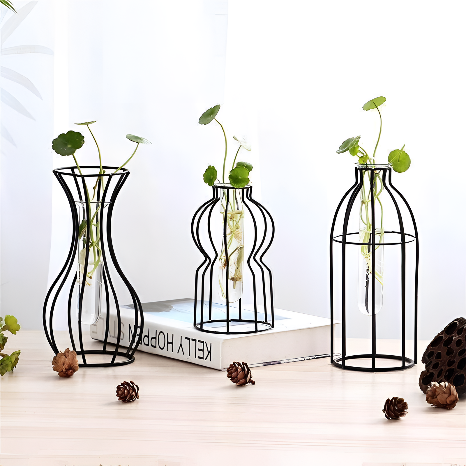 Geometric Elegant Iron Curve Vases