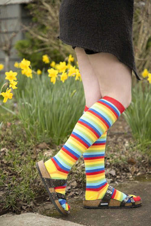 FM104 - Who remembers rainbow toe socks? 😂 (via Sock Dreams)