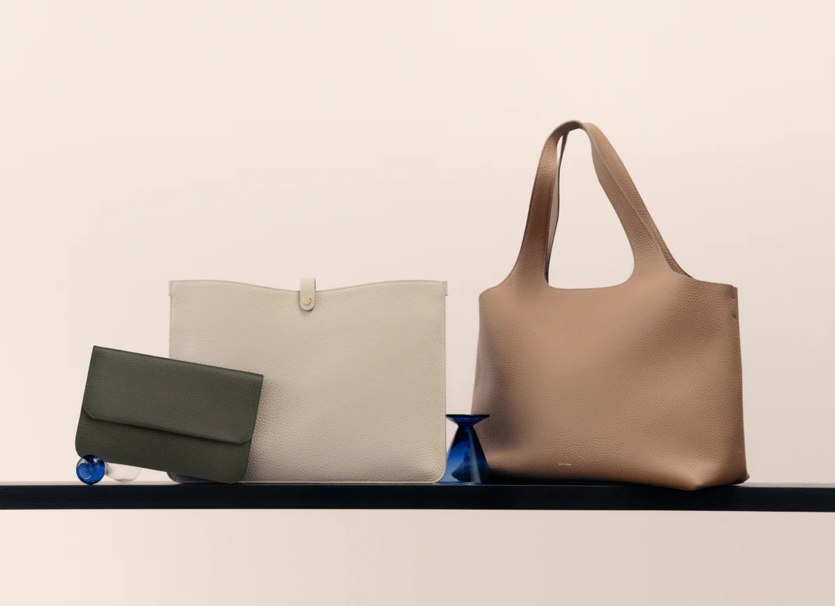 fewer is better. this mini double loop bag from @cuyana is a