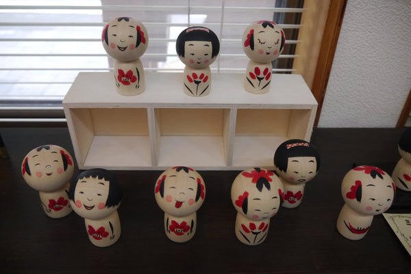 Ganguan Akira Suzuki Shop Kokeshi dolls