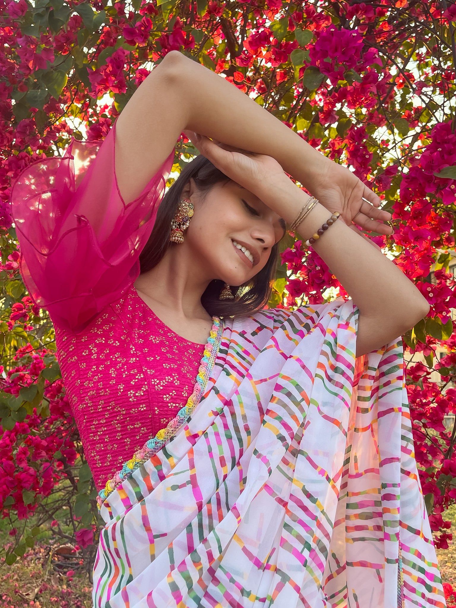 advi-saree-blouse-wallpaper