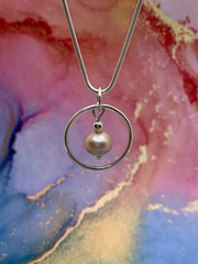 Circle Pendant With Pearl Commission
