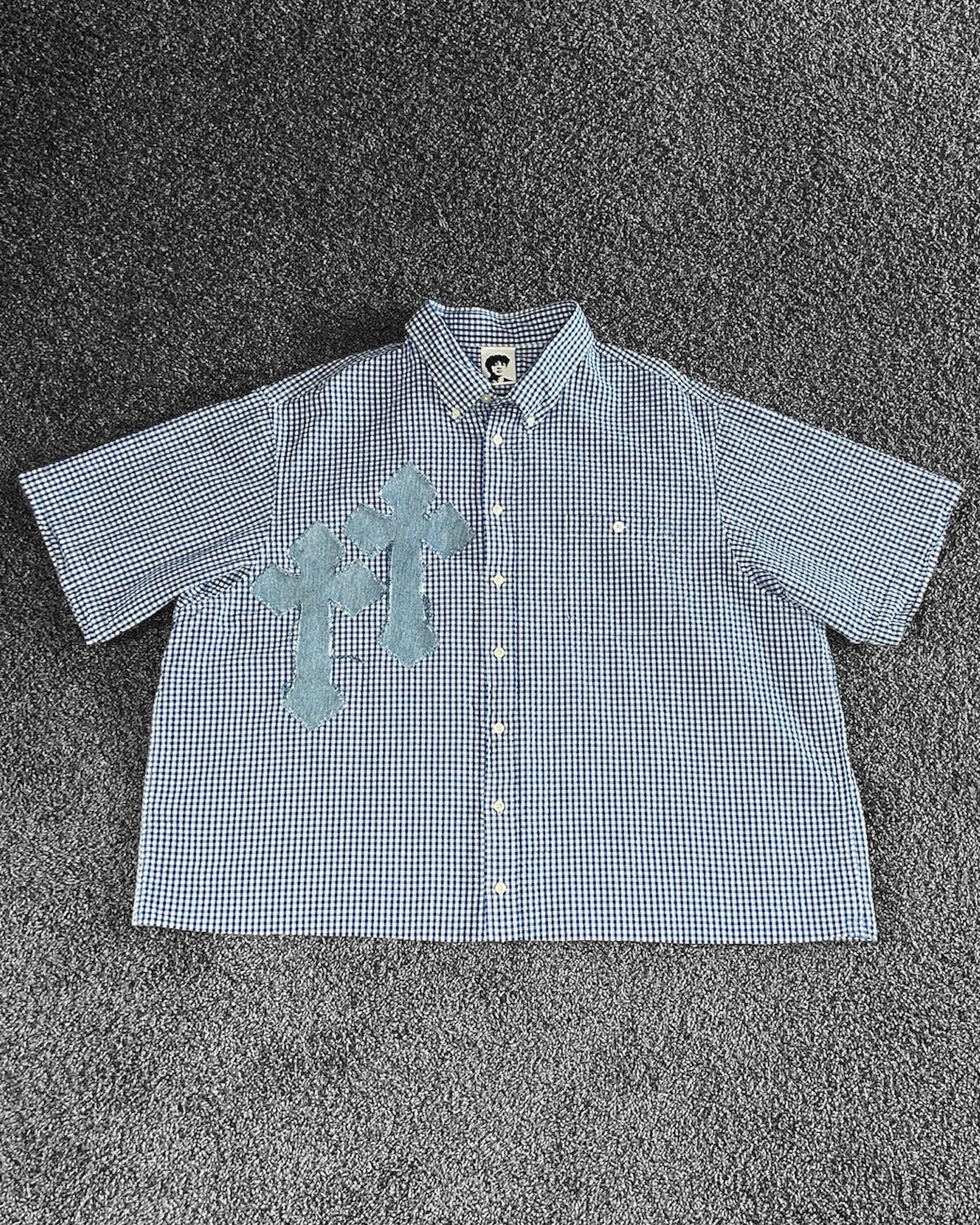 CROSS BUTTON UP