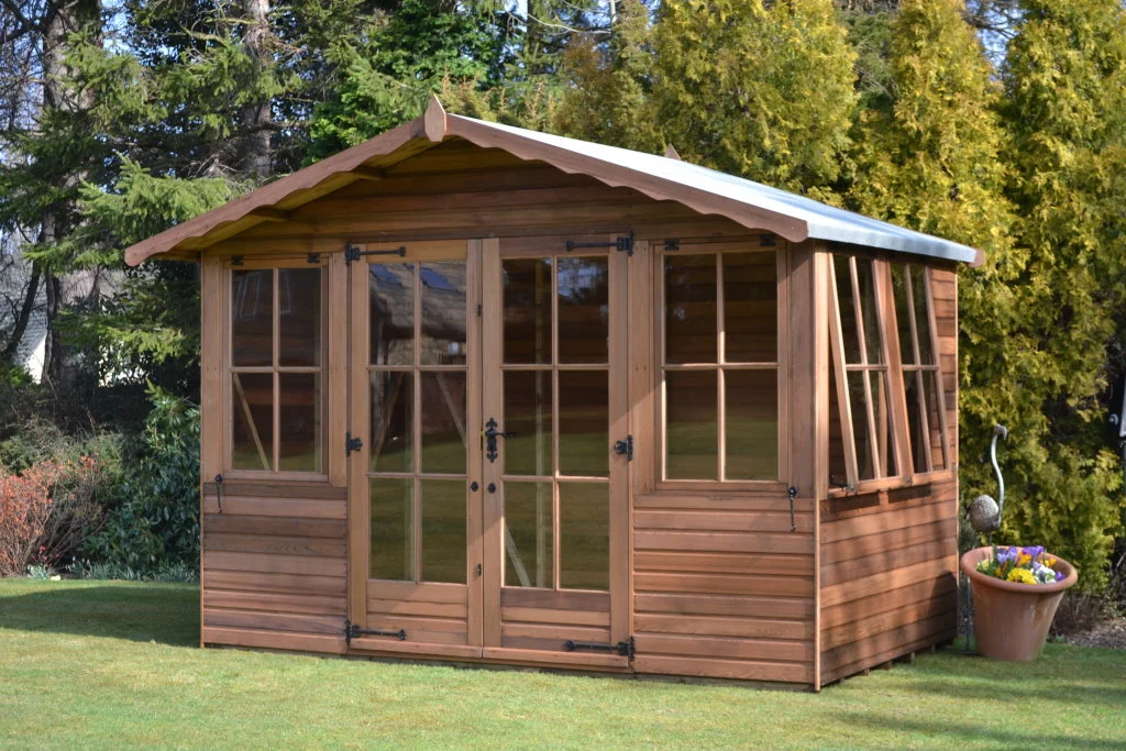 <b>Monte Carlo Summerhouse</b><br>Traditional summerhouse with Georgian glazing giving you an exceptional relaxing space.