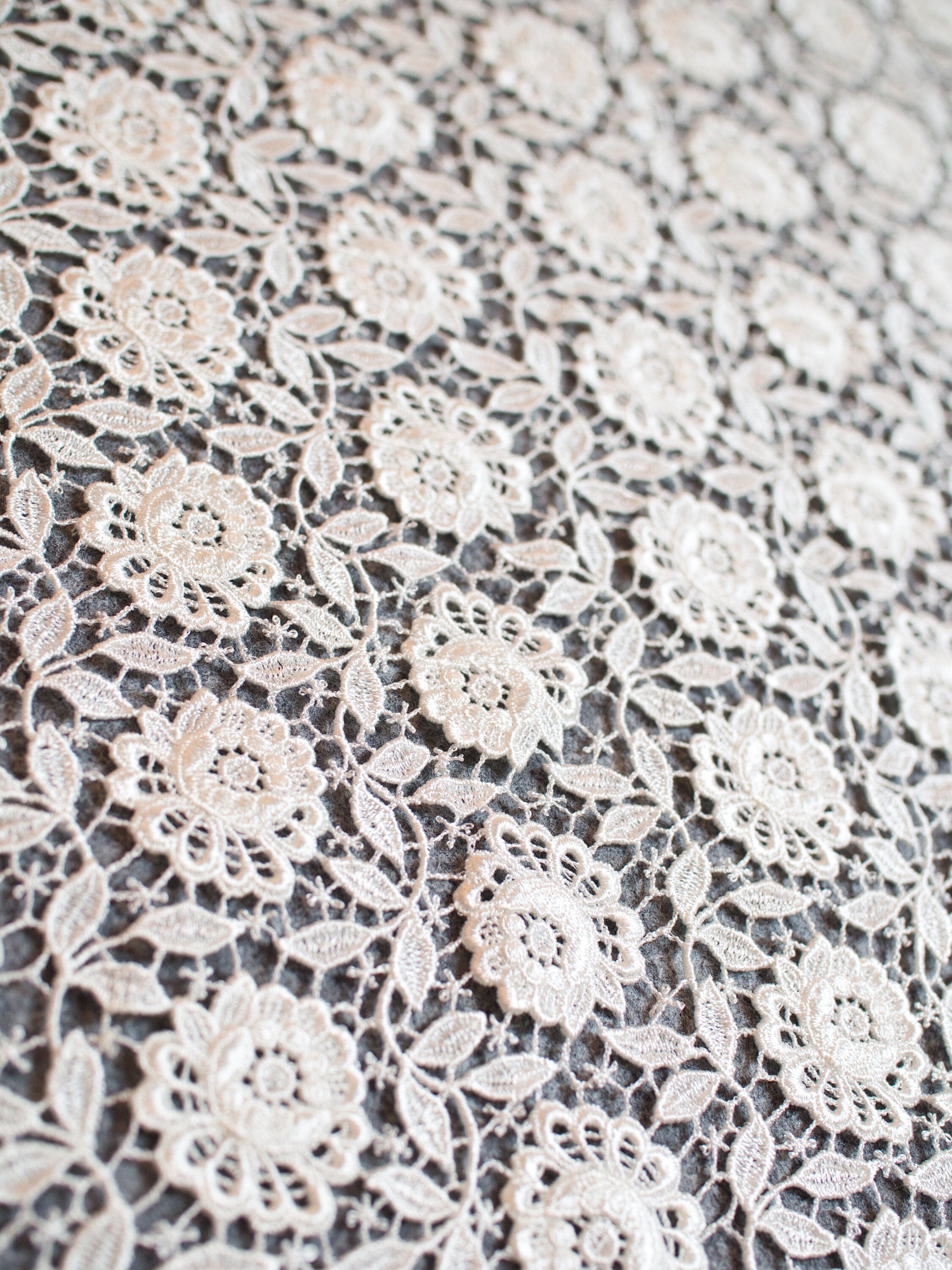 Vintage Floral Pattern Venice Lace Fabric 40" Wide AS IS