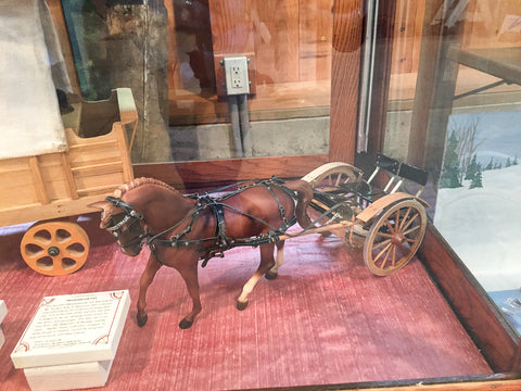 Triple Mountain Breyer Meadowbrook cart at model horse and carriage exhibit at Skyline Farm