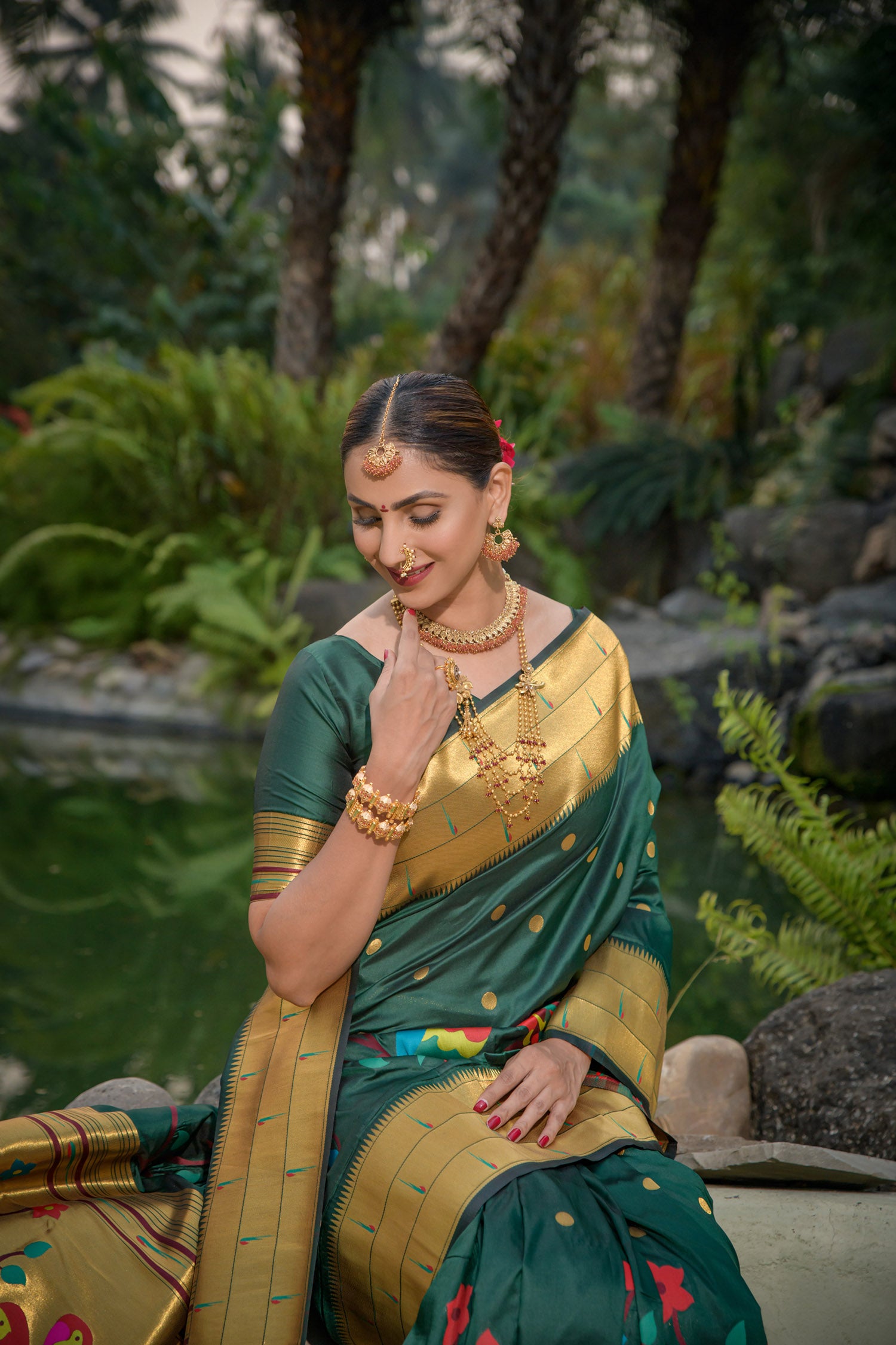 Diwali 2023 Fashion: Madhuri Dixit's Paithani Saree Is Perfect Pick for the  Festive Season (View Pics) | 👗 LatestLY