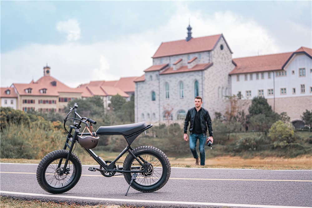 Charging An Electric Bike Battery | Macfox