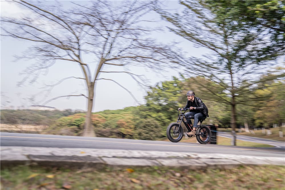 Electric Bike in City Traffic | Macfox Electric Bike