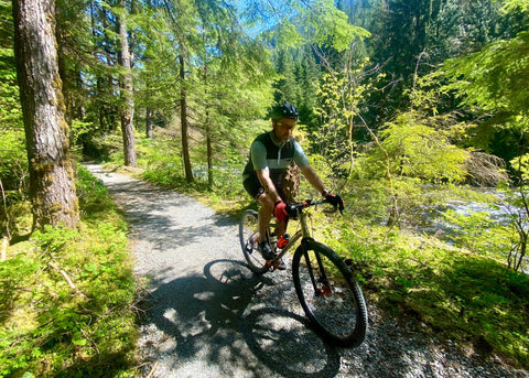 Tom Thornton riding his Knolly Cache Titanium