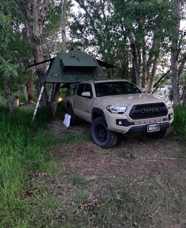 Michael's Tacoma under the Tepui roof top tent