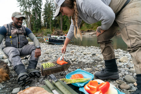 3 Easy Ways to Cook Fish Over a Campfire (with Little Equipment)