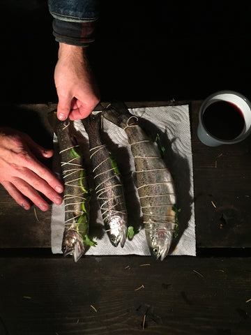 3 Easy Ways to Cook Fish Over a Campfire (with Little Equipment)