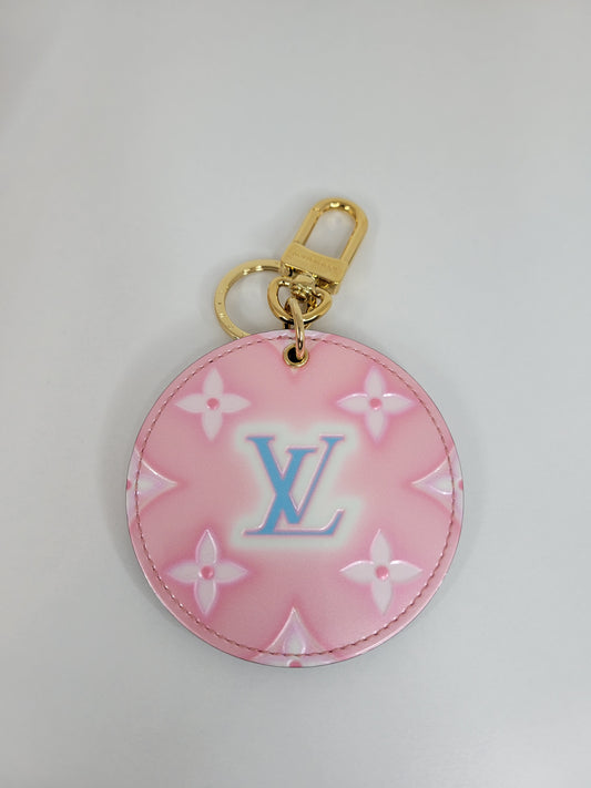 Louis Vuitton Facettes Bag Charm and Key Holder – Liyah's Luxuries