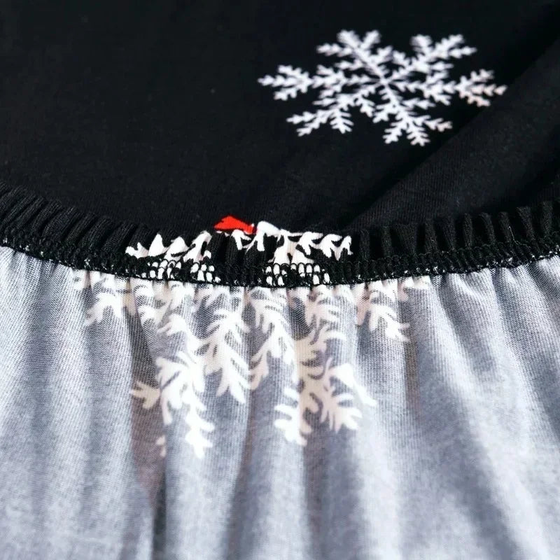 Festive Elastic Christmas Chair Cover – Anti-Slip Design - Image 9