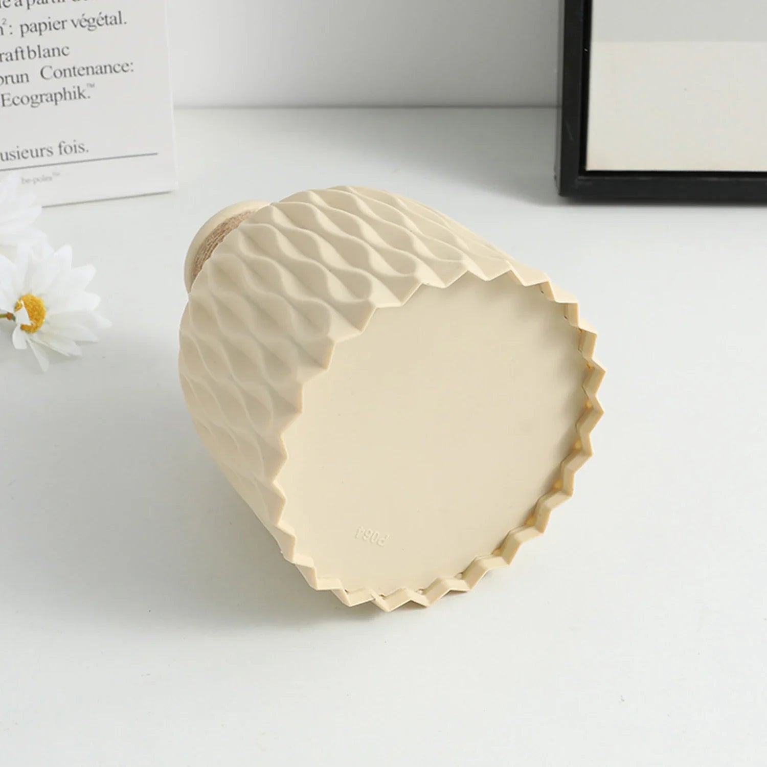 Nordic Style Ceramic-Look Plastic Flower Vase - Image 16