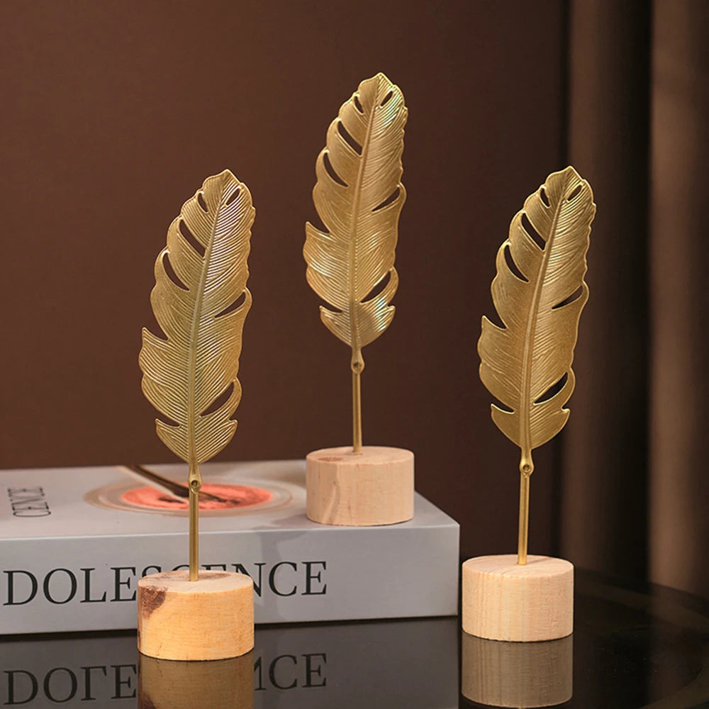 Elegant Gold Ginkgo Leaf Candleholder for Holiday Décor - Image 3