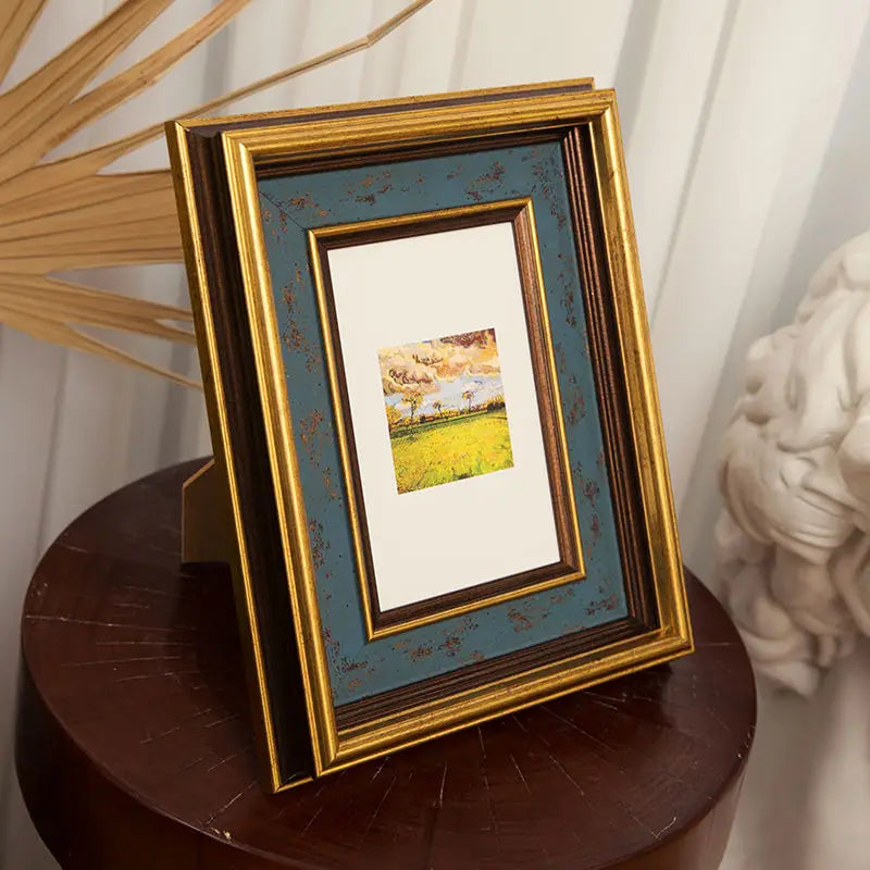 Charming Gold Border Photo Frame for Christmas Decor - Image 2