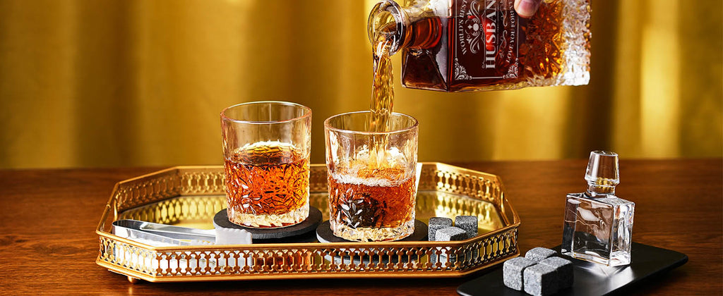 Seamlessly Pouring - Kollea Whiskey Decanter