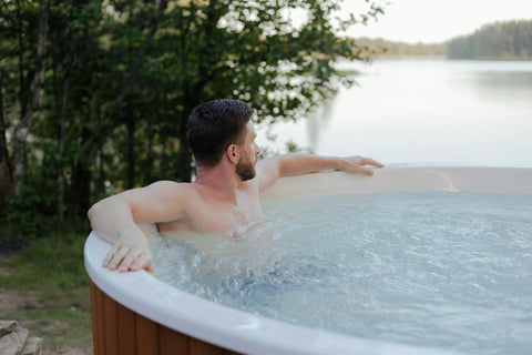 customer bought jacuzzi from saunamo and was satisfied with information on monthly expenses