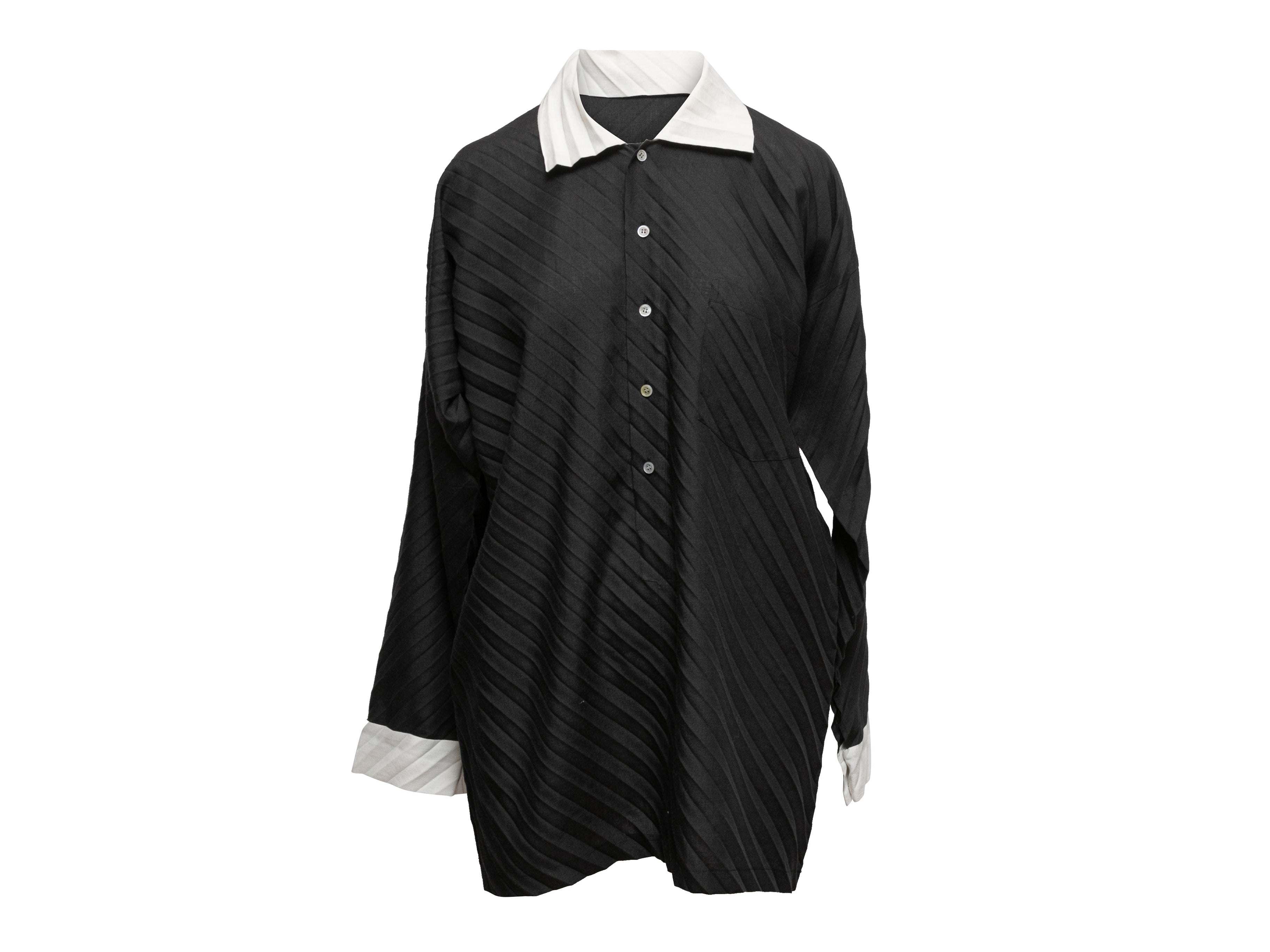 Black & Pleated Long Sleeve Top Size US M/L