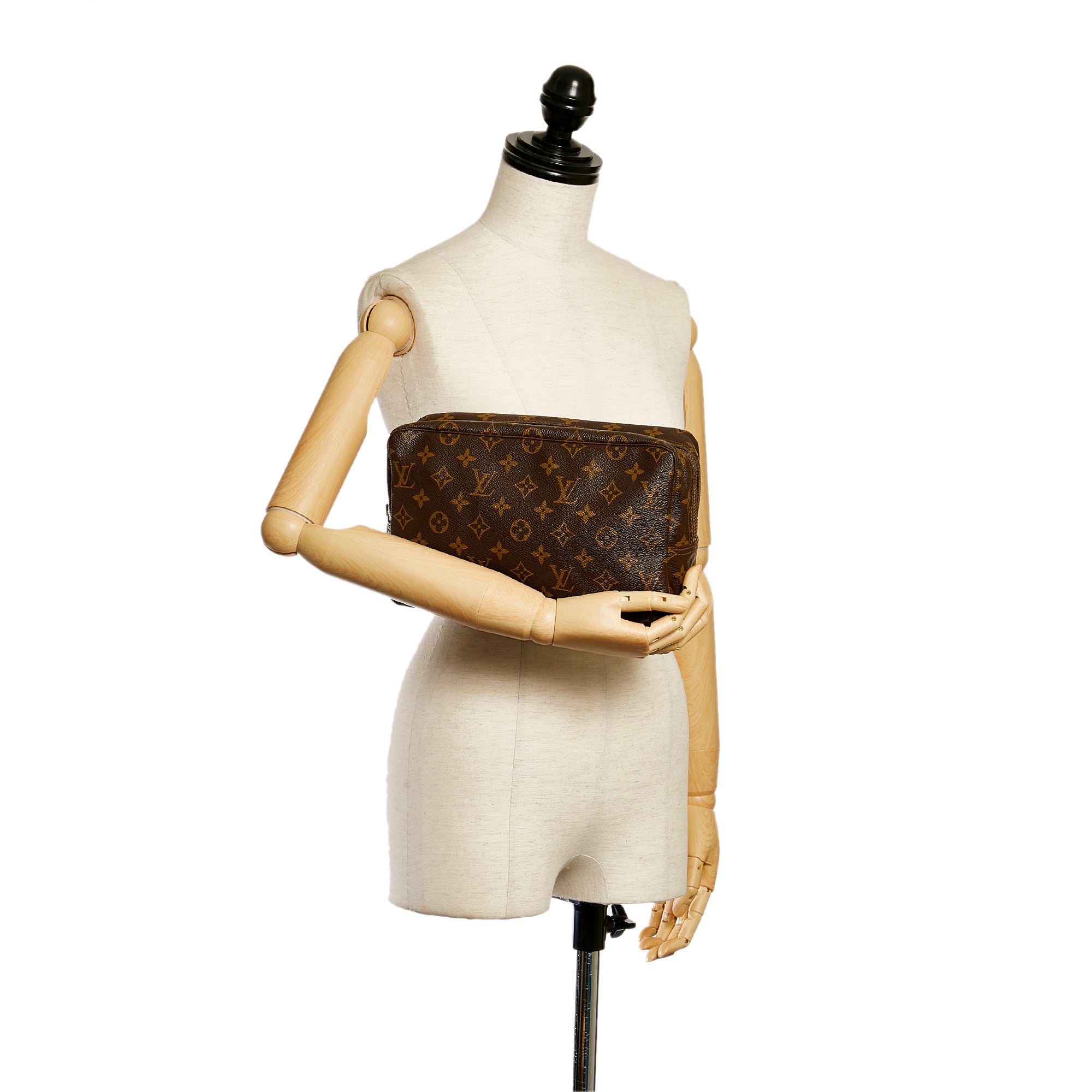 LOUIS VUITTON Monogram Canvas Trousse Toilette 28 Clutch Brown