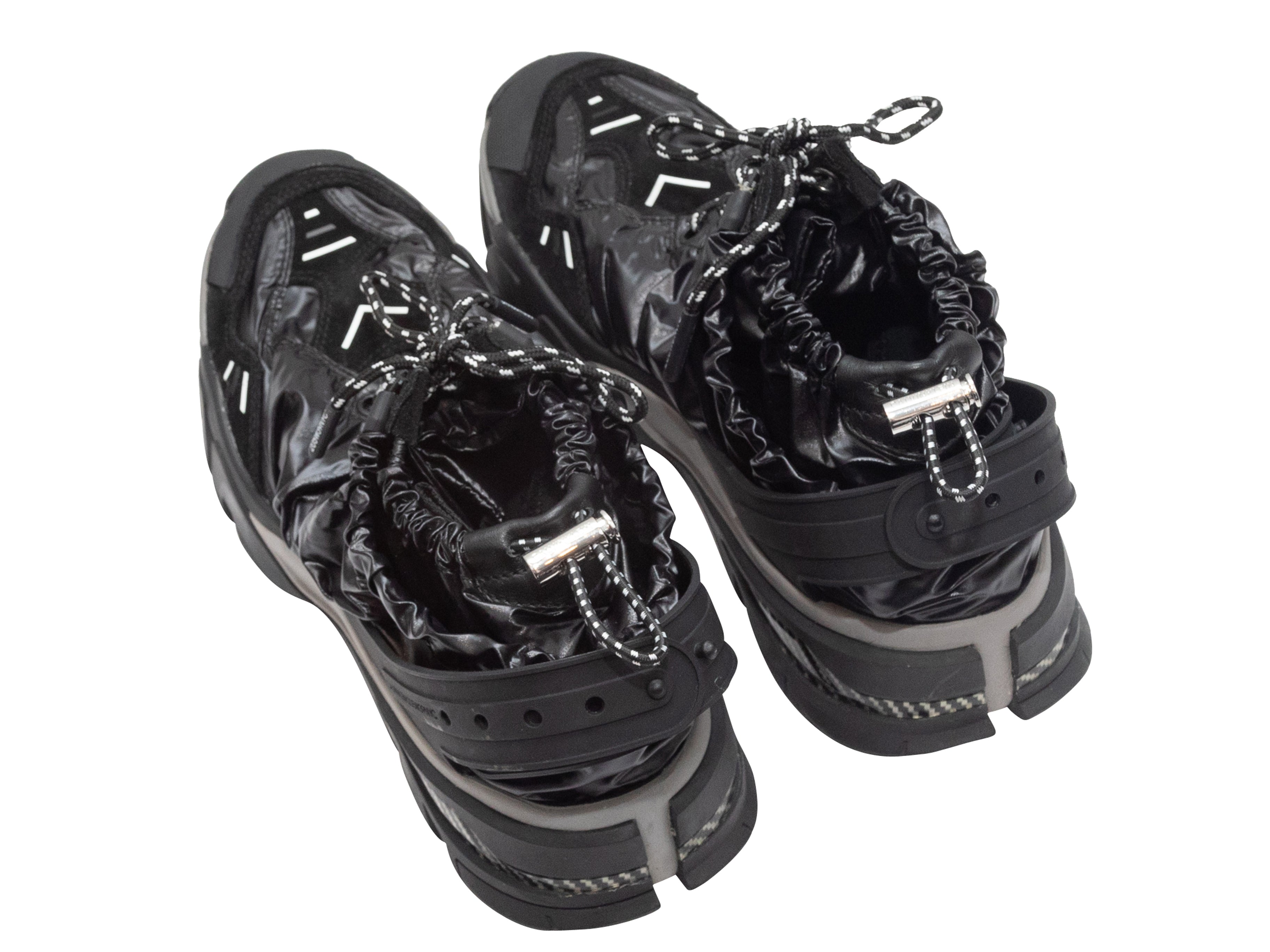 Black Caramene Low-Top Sneakers