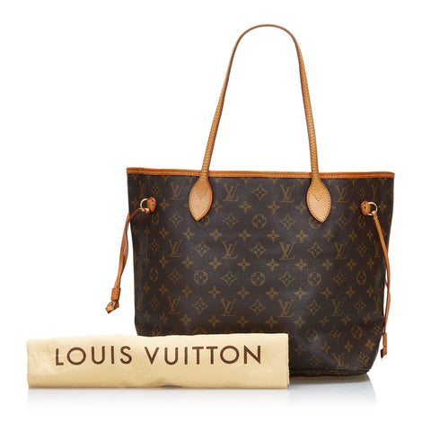 My 1st LV bag! It was b/w Neverfull MM or Onthego MM in black