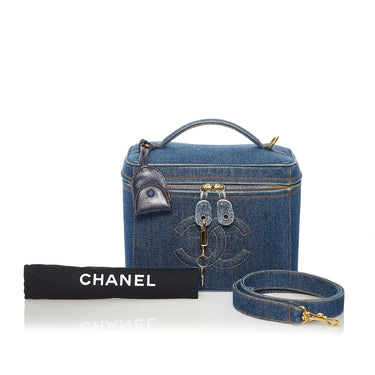 Chanel CC Matelasse Patent Leather Vanity Bag (SHG-34683) – LuxeDH