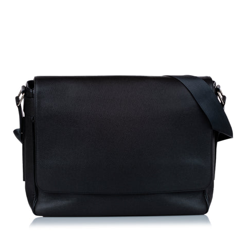 louis vuitton l handbag in black mahina leather