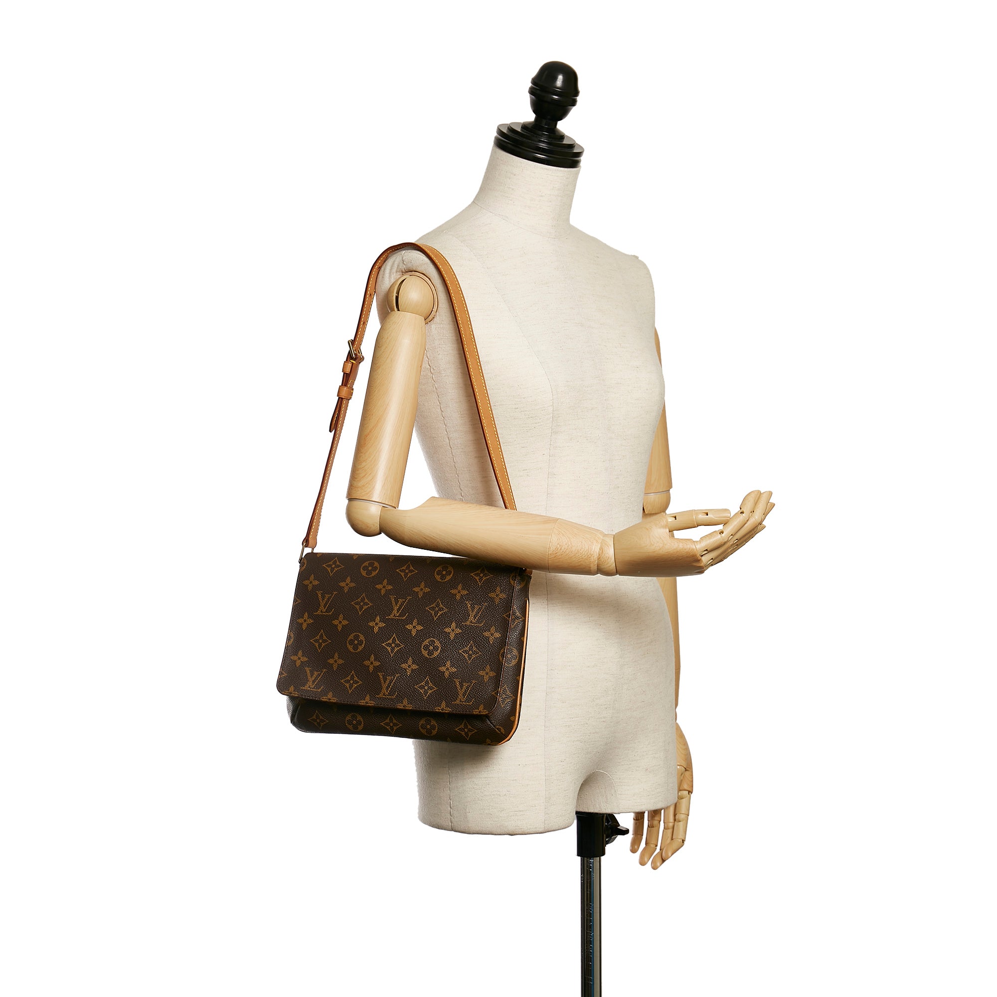 louis vuitton monogram musette tango bag