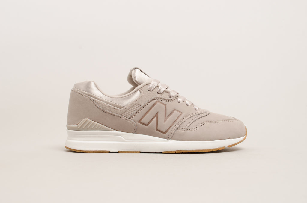 new balance 697 sneakers