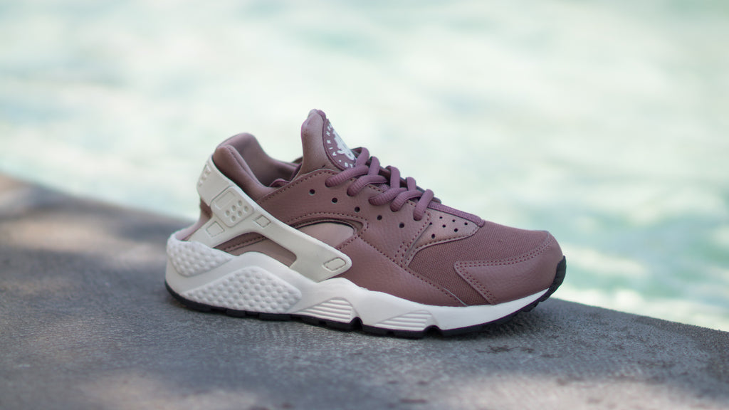 nike huarache smokey mauve