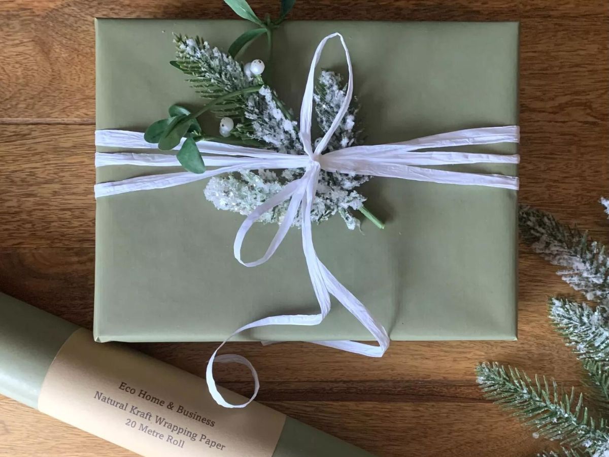 Greeen Christmas Gift Wrapping