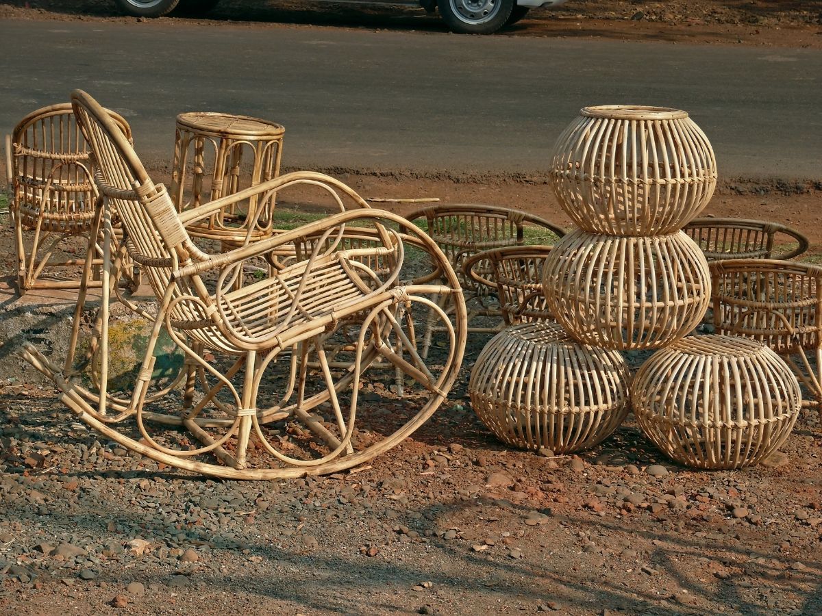 Let the rattan furniture dry out