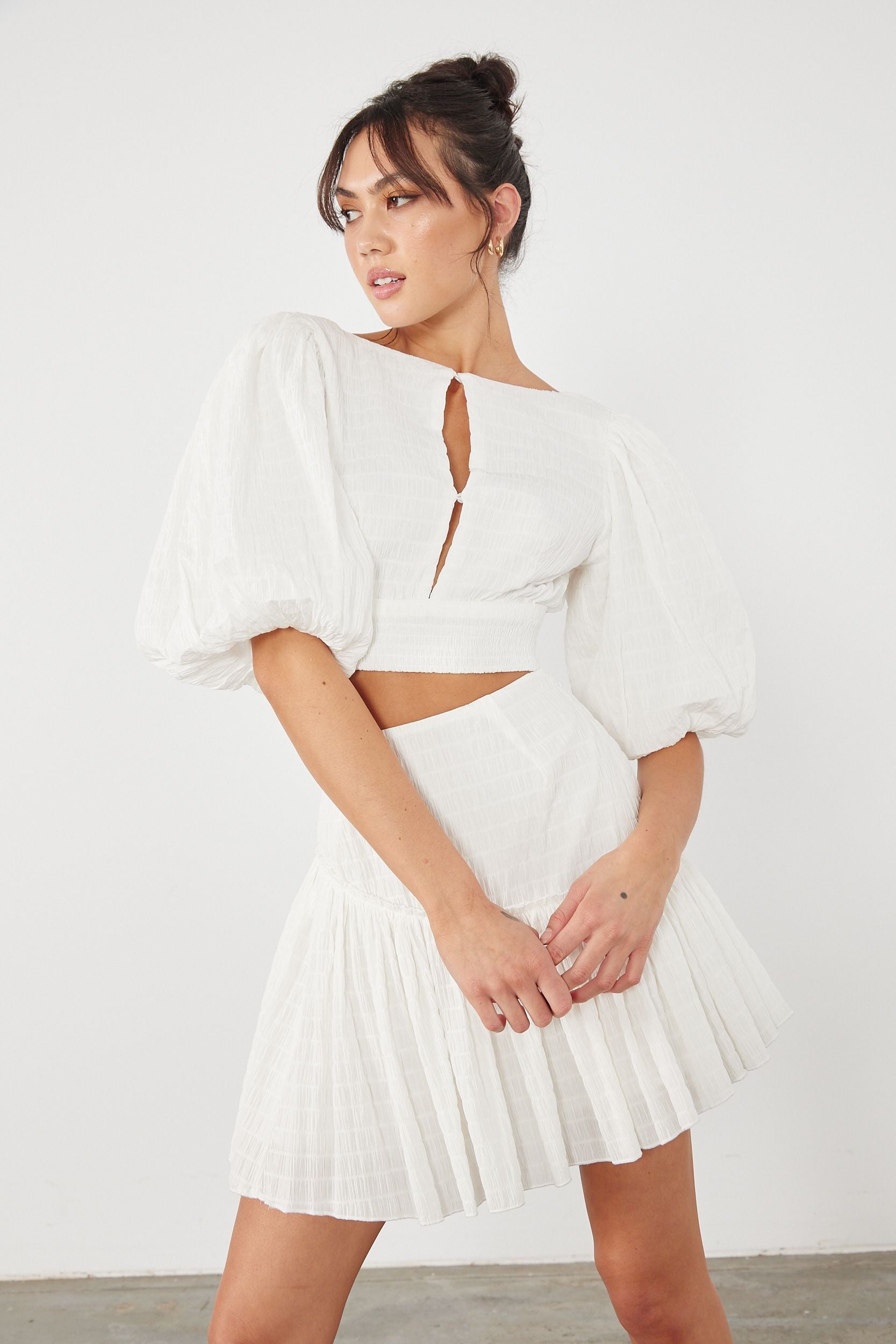 white keyhole front puff sleeve crop top