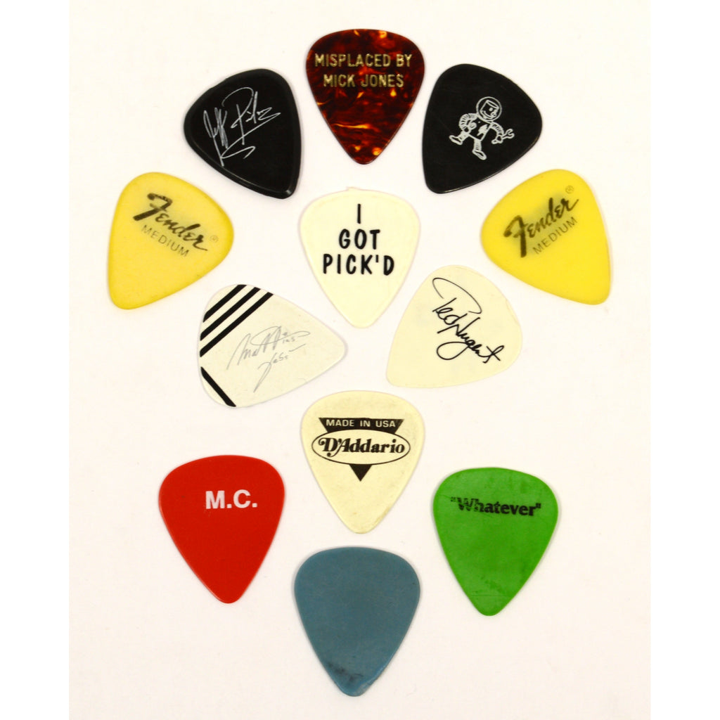 official tour guitar pick