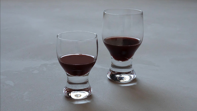 柳宗理によってデザインされた廣田硝子のワイングラス