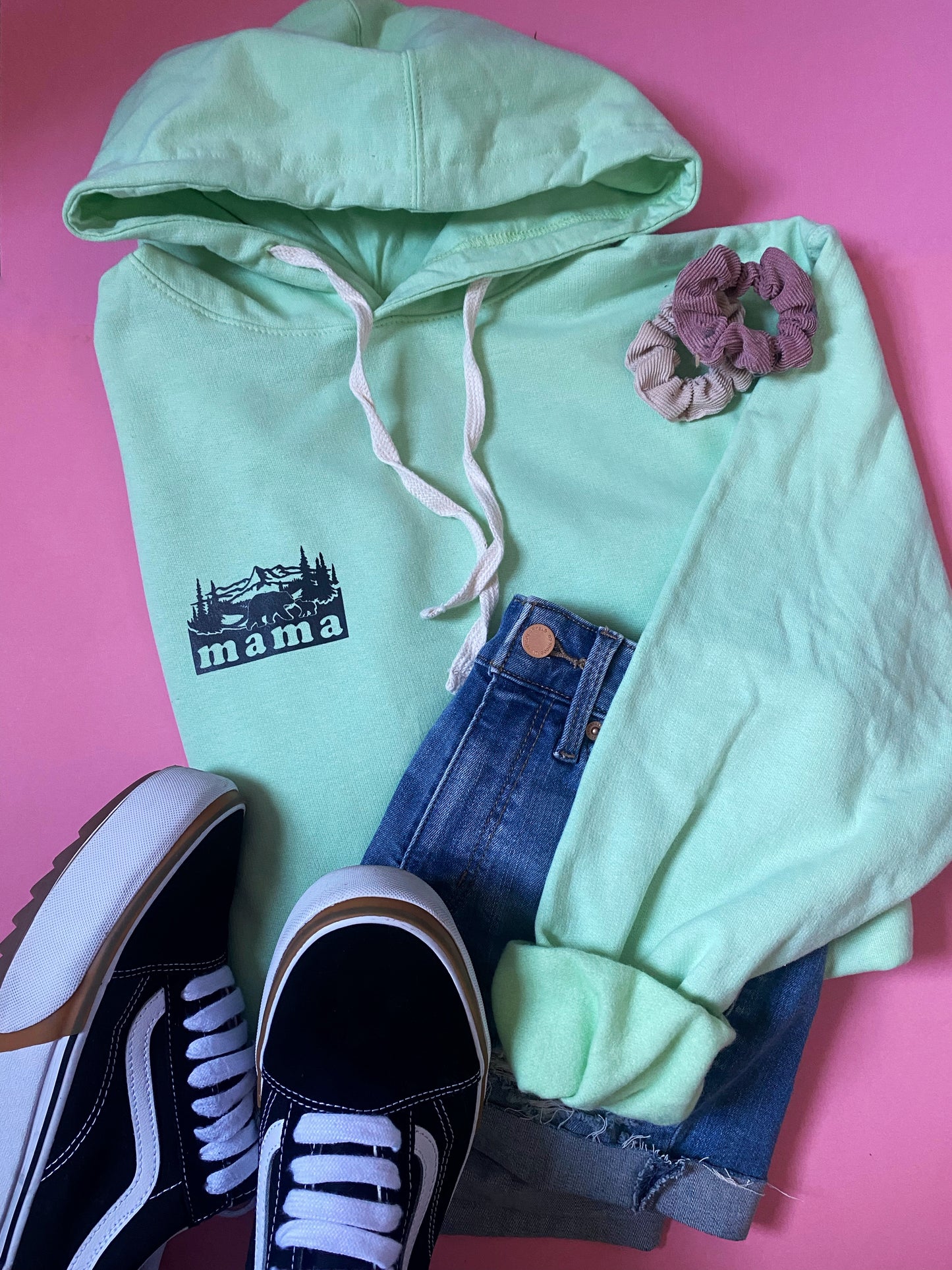 Mountain mama pocket - Neon mint hoodie