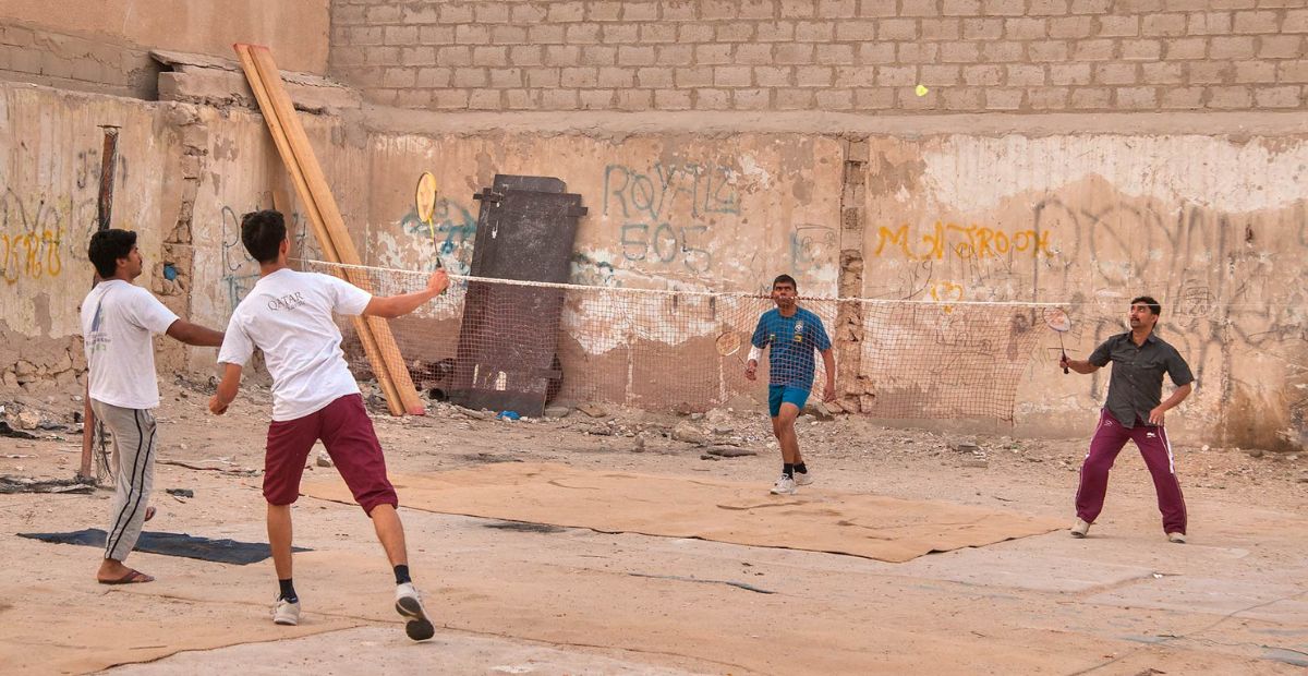 Plastic vs. Feather Shuttlecock: Which is Best for Indians?